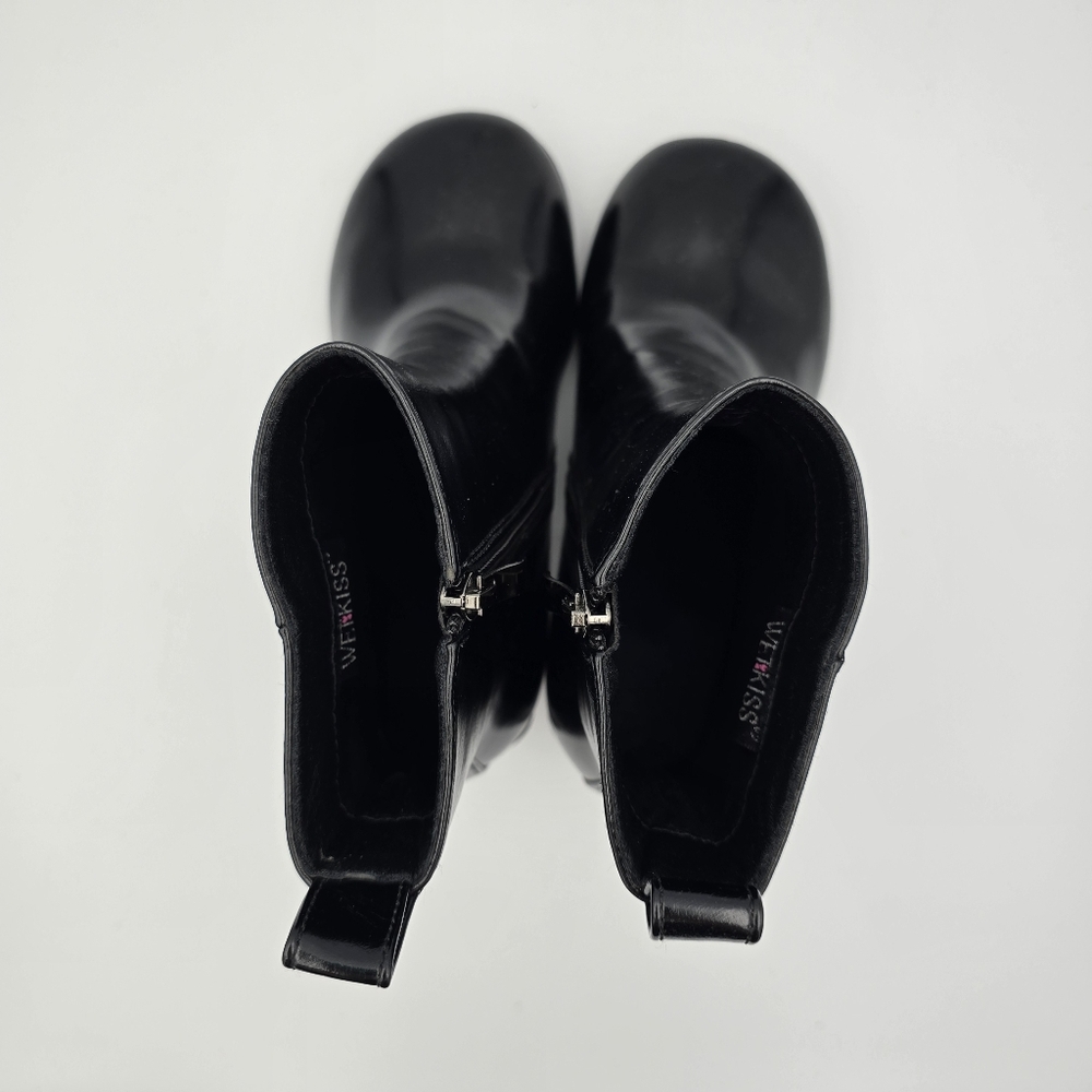 Like-new WetKiss Black Patent Block Heel Round Toe Ankle Booties, Women's Size 6 - Picture 9 of 16